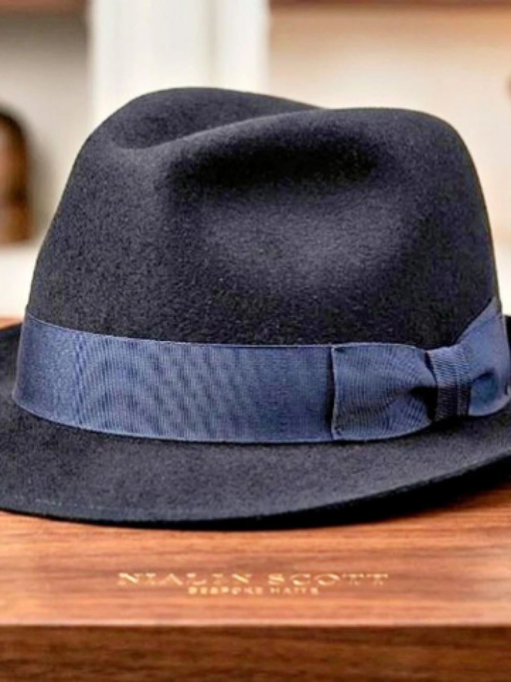 UNIQLO INES DE LA FRESSANGE Black 100% Wool Fedora Hat w/Wide Navy Band (Sz S/M)